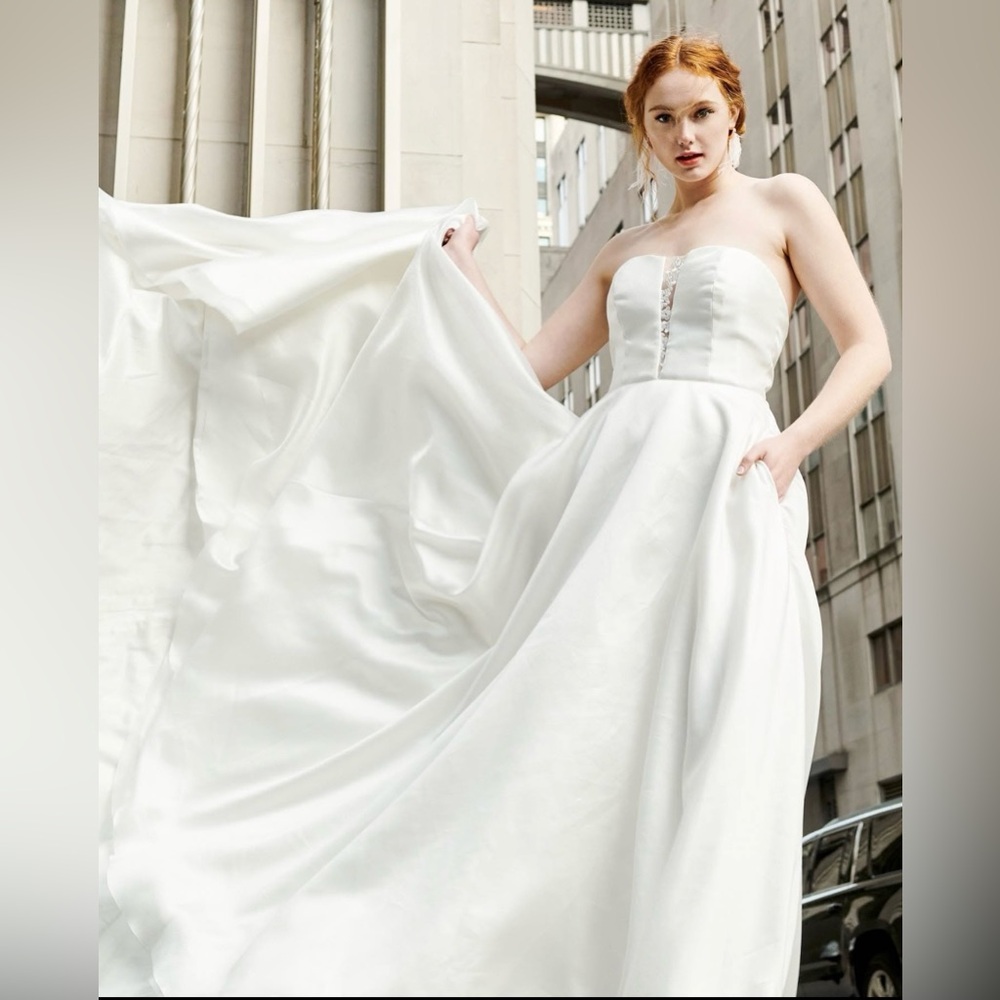 Robynn gown by Love Lives Here Bridal - Picture 9 of 12